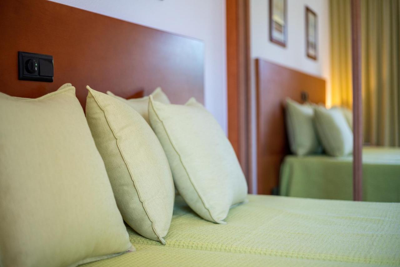 Host Wise - Bright Cozy Flats W Terrace & Pool Appartement Quarteira Buitenkant foto